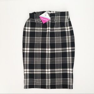 NWT Markkit plaid skirt